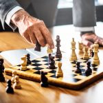 リーダーが身につけるべきスキルはマネジメント力か、リーダーシップか?