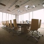 「不信はビジネスを行うコストを倍増させる」主体性のない部下を変える上司からの信頼