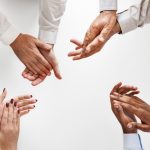 「二人の人間の意見がまったく同じなら、一人は不要」多様性を受け入れるための考え方