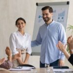 リーダーとは？リーダーを目指す方法や育成するために行うべきことなどを詳しく解説